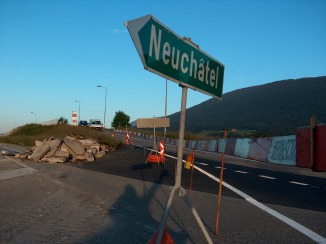 Lever de soleil sur le chantier de l'autoroute de Bevaix